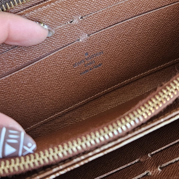 Louis Vuitton Brown Monogram Wallet - Picture 8 of 9